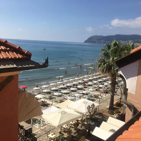 Casa Dei Pescatori Villa Alassio Exterior photo